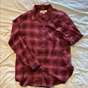 Pinque Flannel. Size Medium.